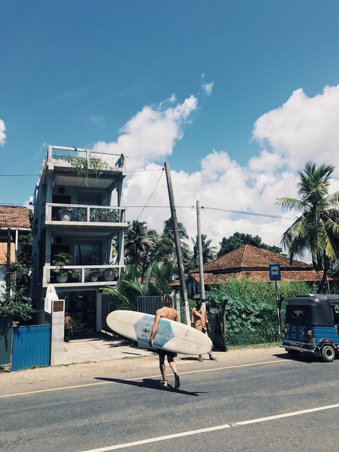 Ceylon Sliders Hotel เวลิกามา ภายนอก รูปภาพ